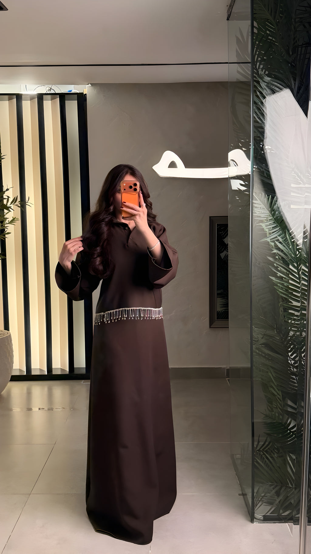 فستان بني بحزام كريستالي