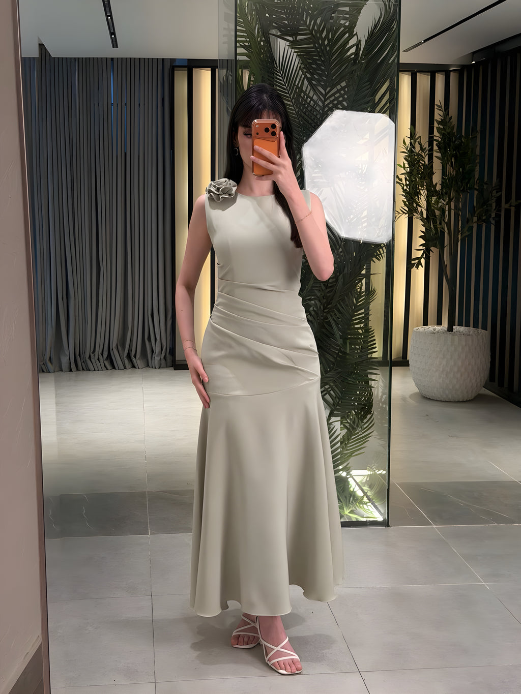 فستان ميدي ناعم