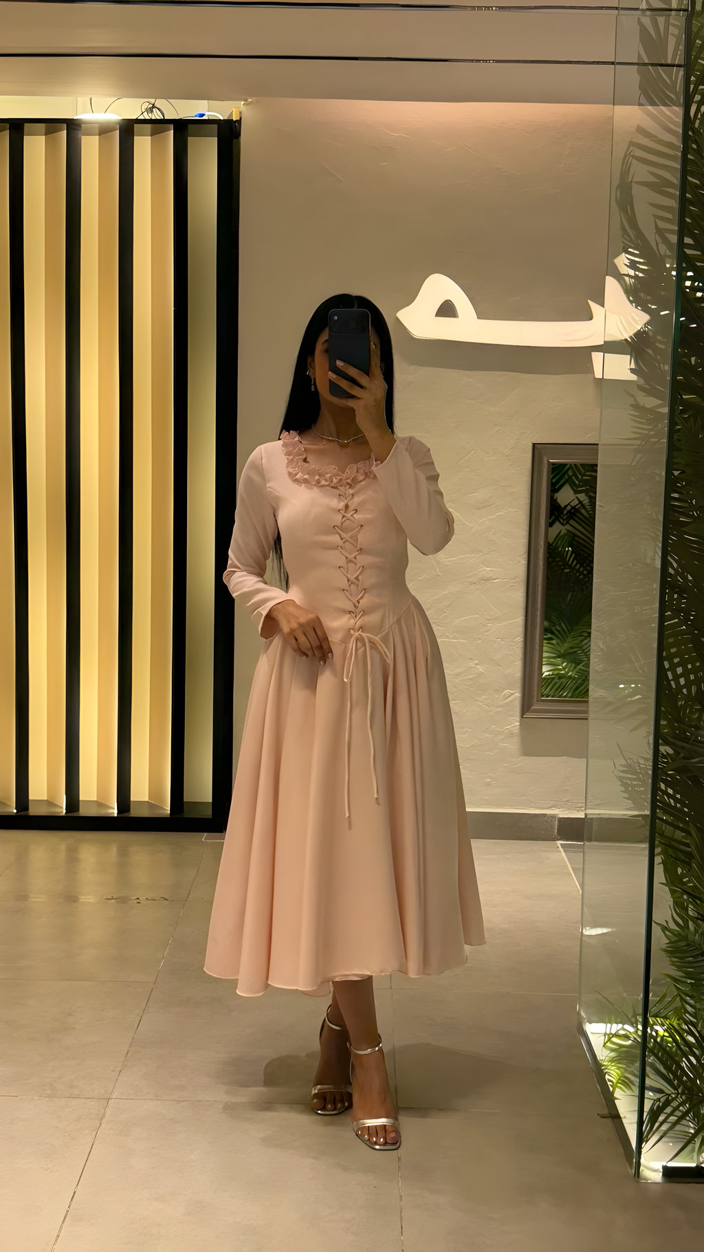 فستان الورد المكنون