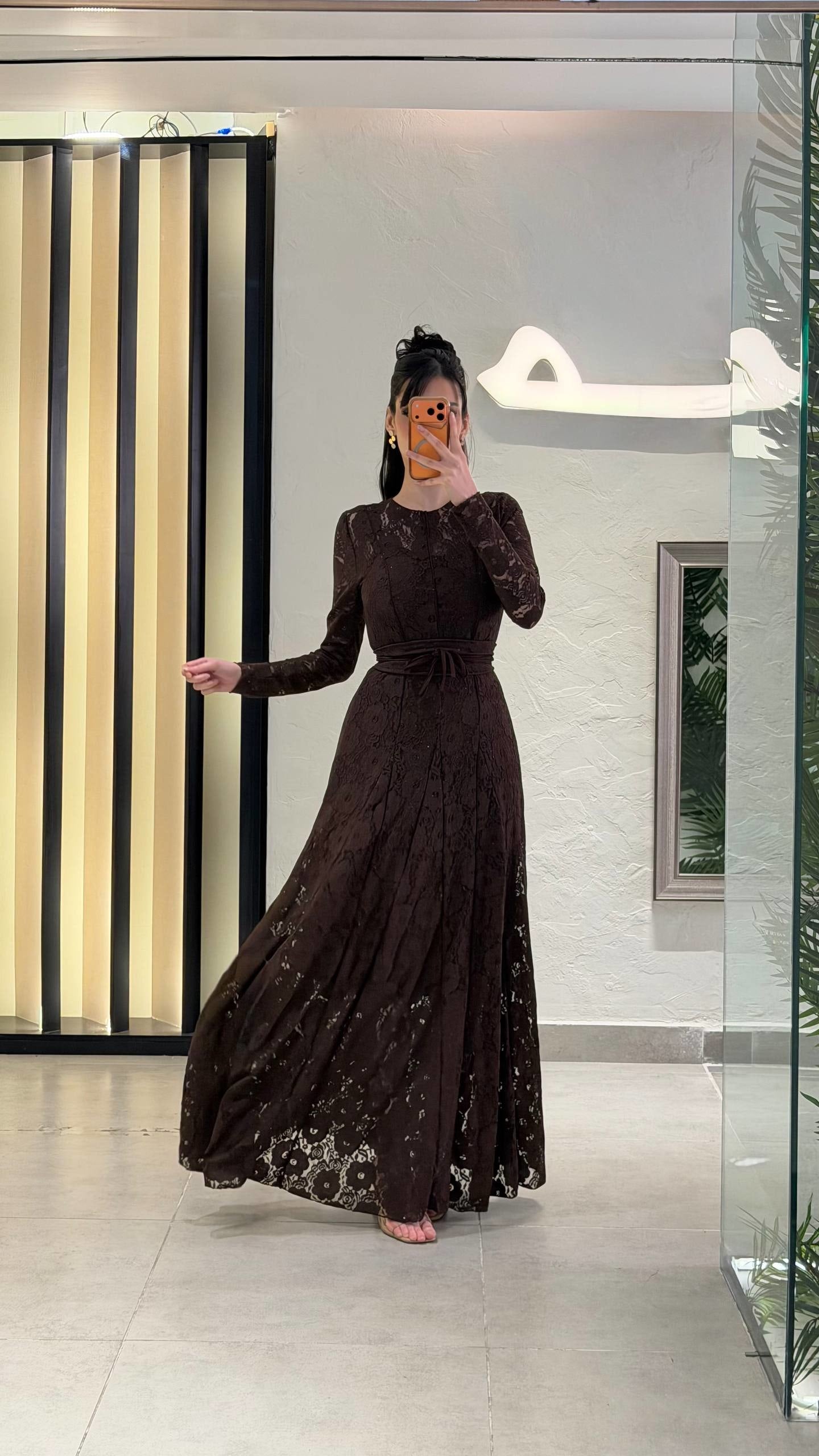 فستان سِرّ المها بدانتيل