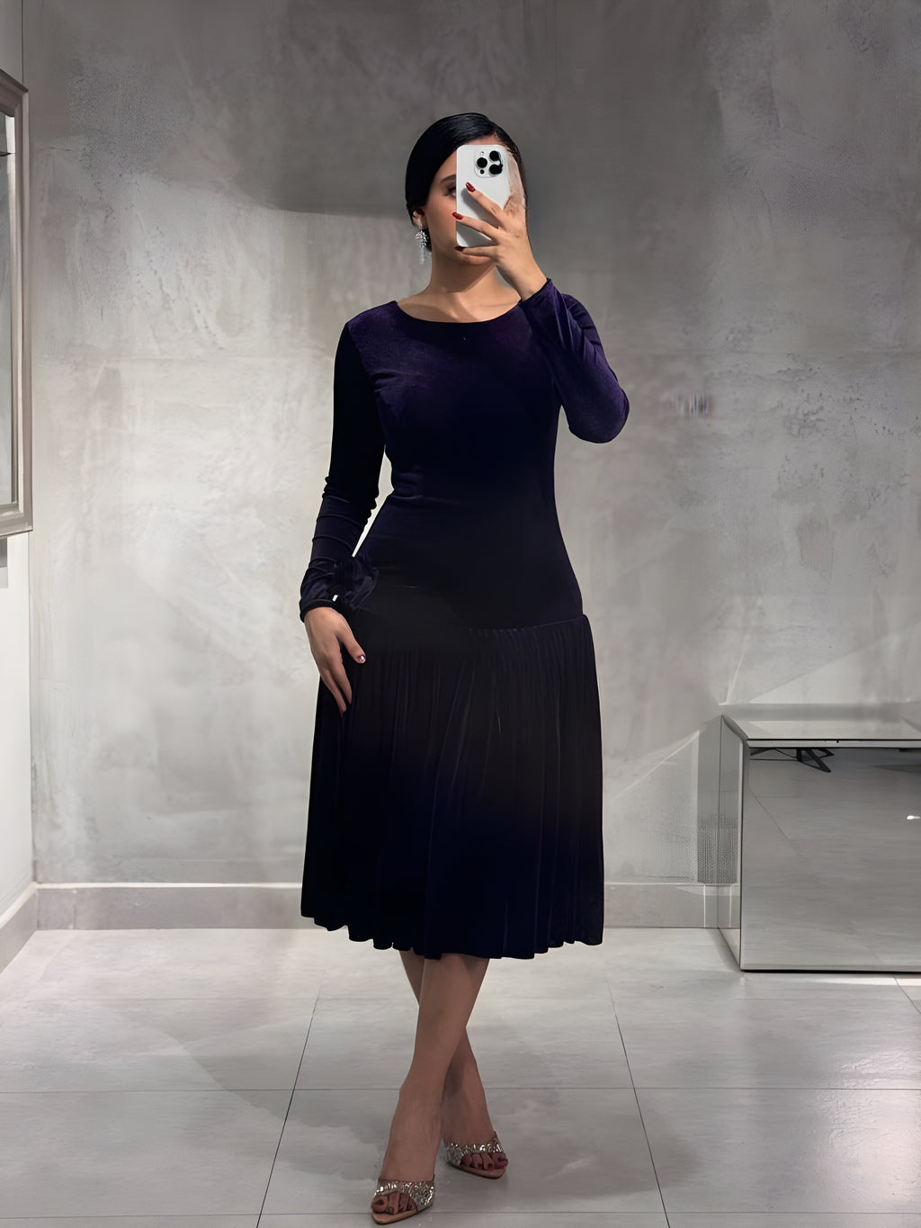 فستان مخملي كحلي ميني بطيات ناعم
