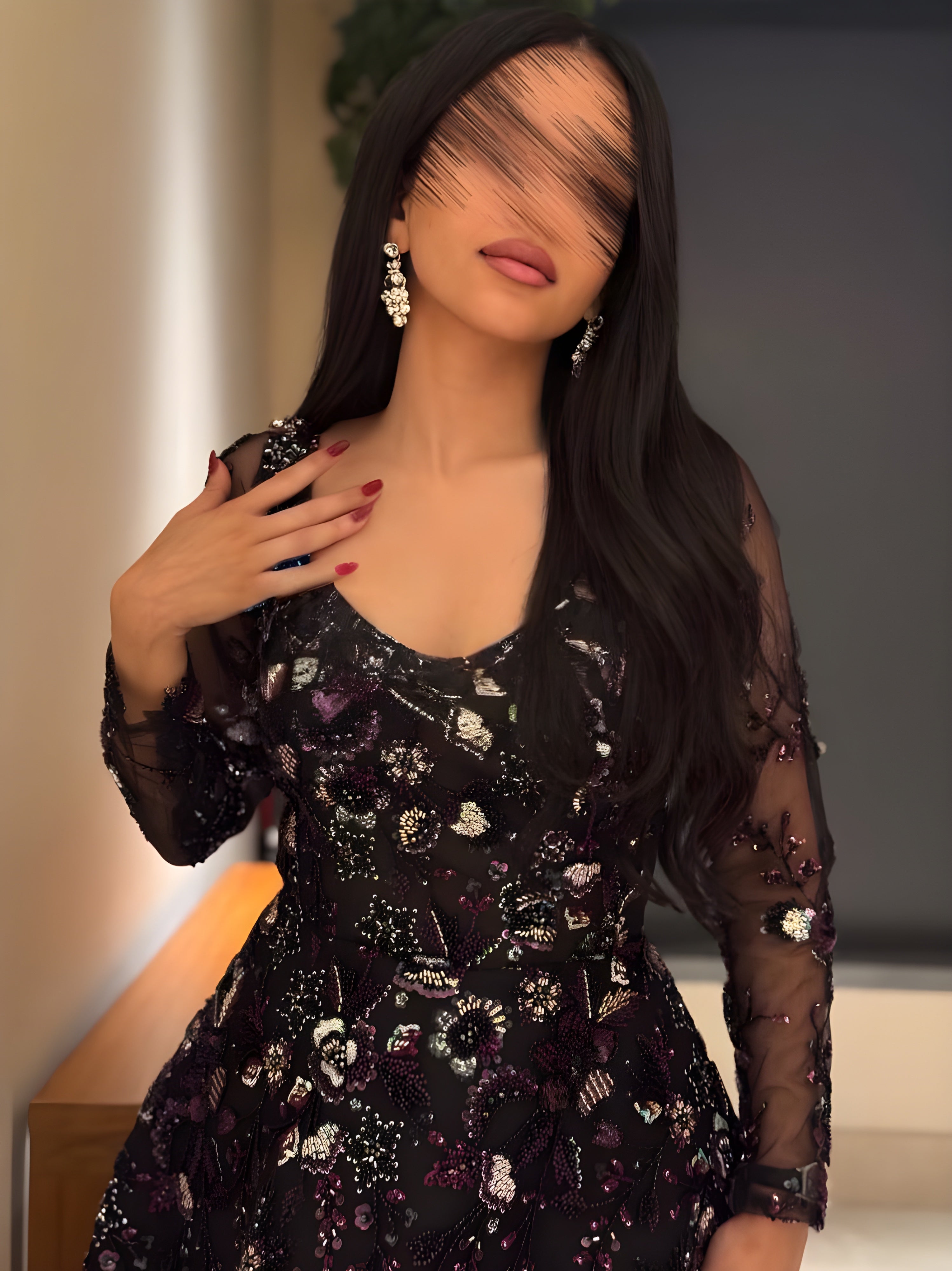 فستان سهره اسود كلوش بنقش وكم طويل