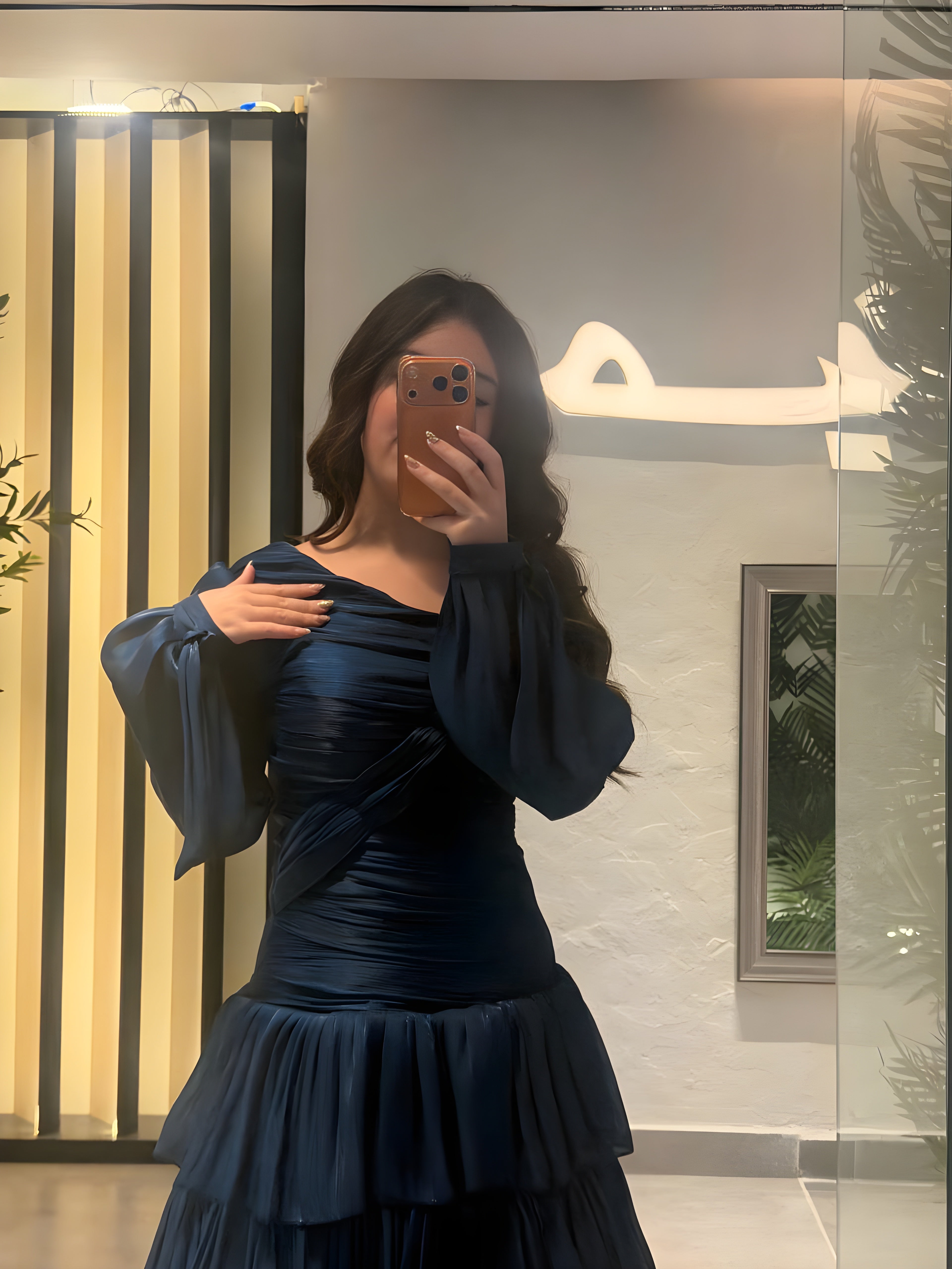 فستان كرنكل أزرق داكن بطبقات متدرجة