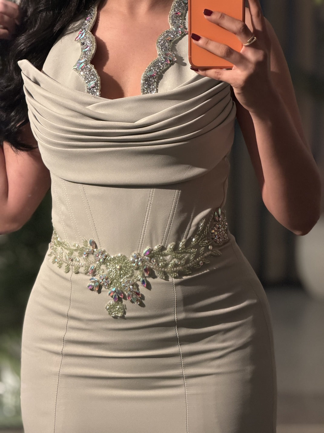 فستان سهرة طويل بقصّة حورية